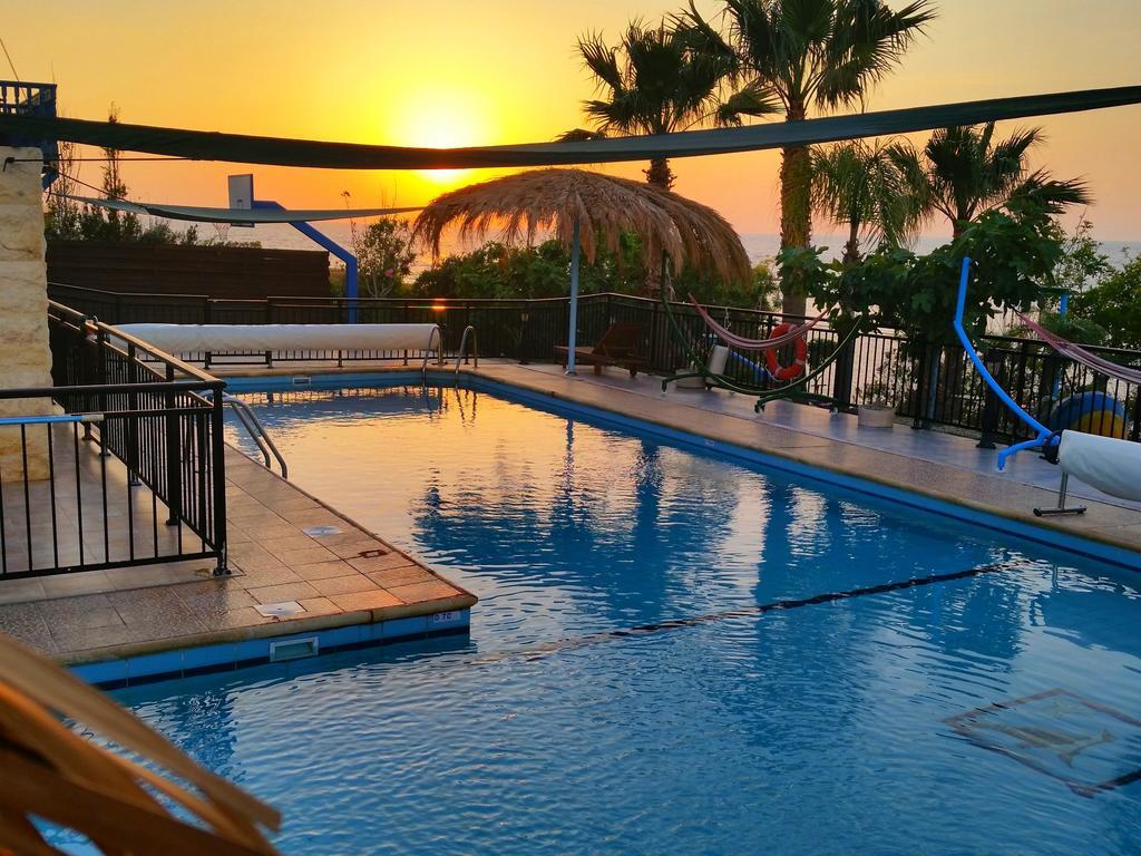 Astrofegia Beachfront Villa Pomos Rum bild