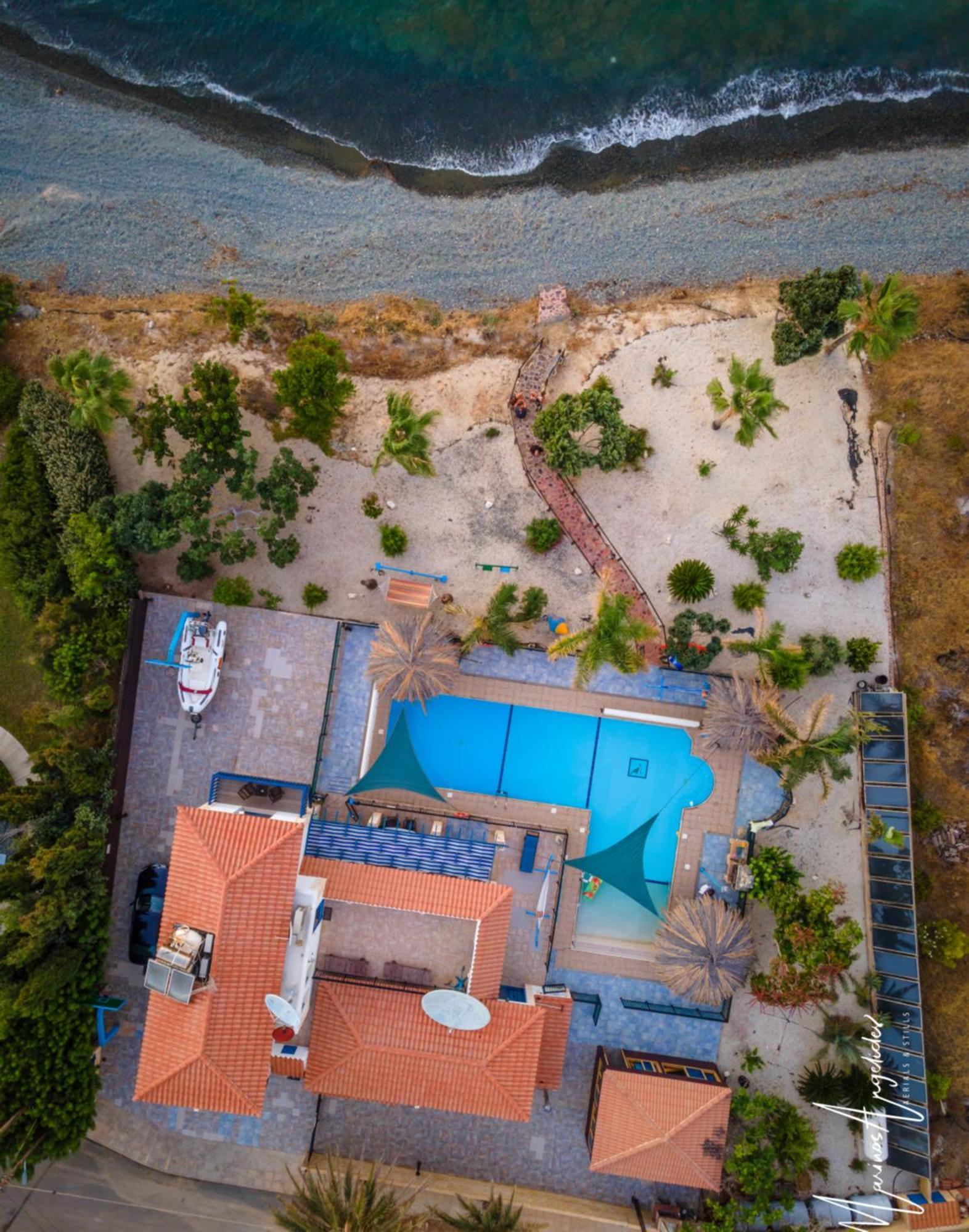 Astrofegia Beachfront Villa Pomos Exteriör bild